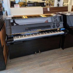 Piano Droit HYUNDAI U-810...