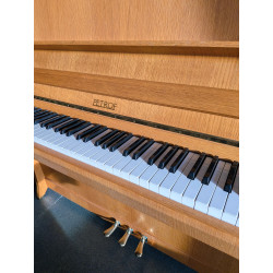 Petrof P-115 Piano Droit finition Bois Naturel