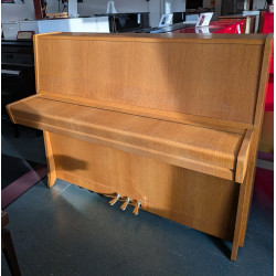 Petrof P-115 Piano Droit finition Bois Naturel