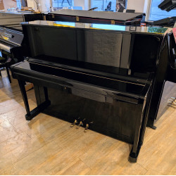 Petrof P-115 Piano Droit finition Noir brillant