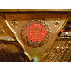 Piano Droit SCHIMMEL Mod 104 Noyer satiné