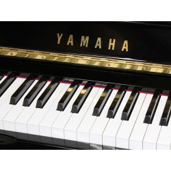 Piano Droit YAMAHA U300 Noir brillant 131cm
