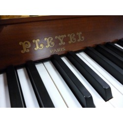 Piano Droit PLEYEL P118 Merisier satiné