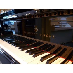 PIANO A QUEUE STEINWAY & SONS model S 155 cm Noir Poli