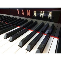 PIANO A QUEUE YAMAHA modèle C3 Noir brillant ***RECENT 2010***