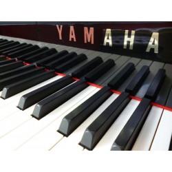 PIANO A QUEUE YAMAHA modèle C3 Noir brillant ***RECENT 2010***