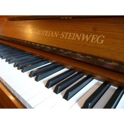 Piano Droit Grotrian-Steinweg 124cm chêne satiné