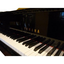 PIANO A QUEUE YAMAHA G2 Noir Brillant 173cm 