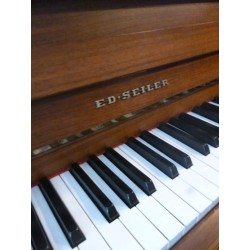Piano Droit SEILER 114 Noyer satiné