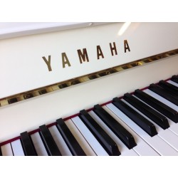 Piano Droit YAMAHA MC 108 Blanc brillant