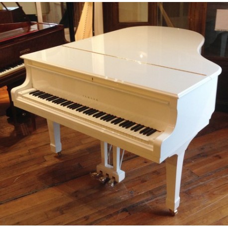 PIANO A QUEUE YAMAHA C3 186cm Blanc Brillant / Série Conservatory