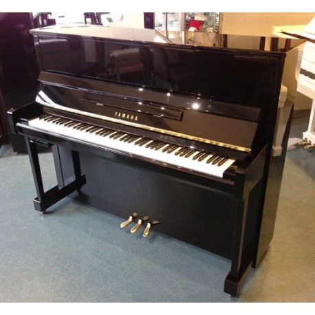 PIANO DROIT YAMAHA b3 SILENT 121cm Noir Brillant 