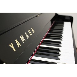Piano Droit YAMAHA YM10 SILENT 121cm Noir brillant