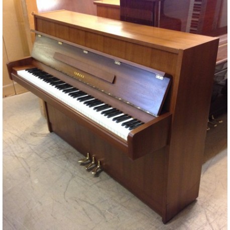 Piano Droit YAMAHA 104 Noyer satiné