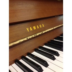 Piano Droit YAMAHA 104 Noyer satiné