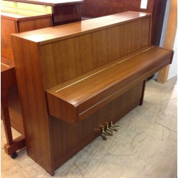 Piano Droit YAMAHA 104 Noyer satiné