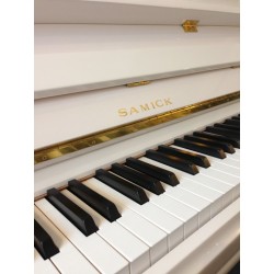 PIANO DROIT SAMICK JS-121 MD Blanc Brillant