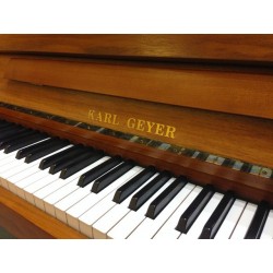 PIANO DROIT Karl Geyer 121 K Noyer satiné 