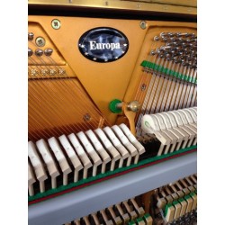 PIANO DROIT EUROPA  120 noyer satiné Made for BECHSTEIN