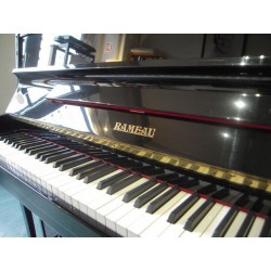Piano droit RAMEAU, modèle Chenonceau, finition noir brillant / Mécanique Renner