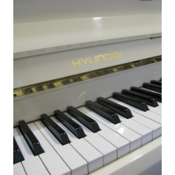 Piano Droit HYUNDAI U-810 109cm Ivoire brillant